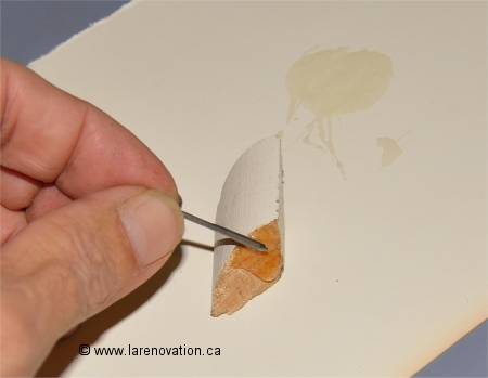 On utilise la colle �poxy sur l'objet � coller