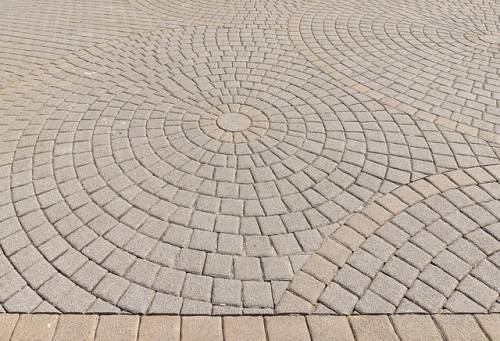 Pavés installés en forme de cercle
