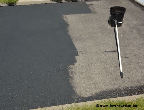 Photo de l'application du scellant pour asphalte