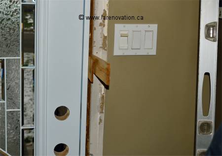 Fixation du chambranle dans la charpente de mur