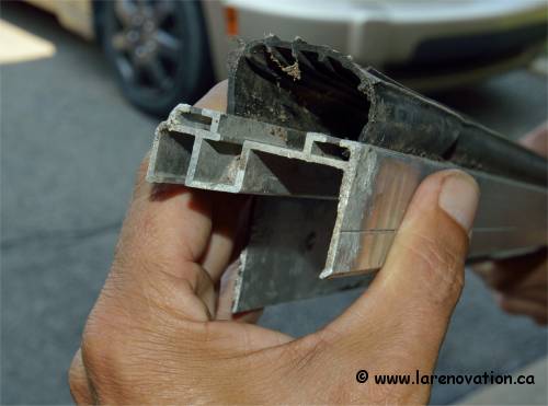 Moulure et coupe-froid de bas de porte