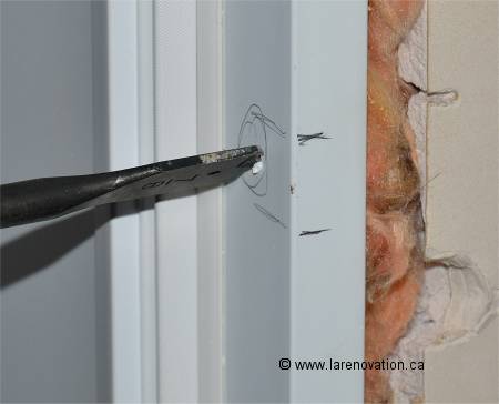 Photo du per�age du trou de g�che de la porte